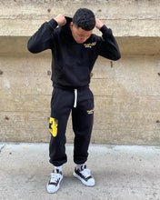 Load image into Gallery viewer, GOOD THRDS SWEATPANTS (BLACK)
